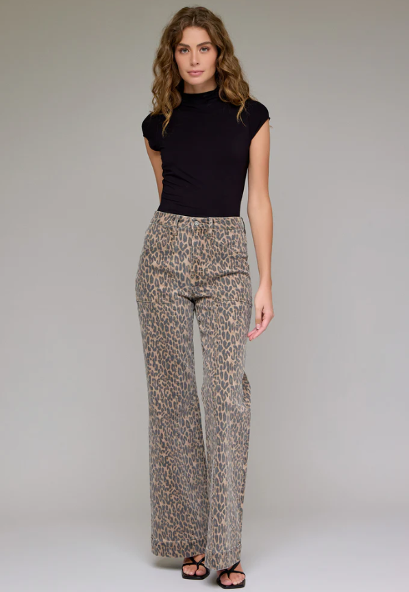 Happi Comfort Flare Cheetah Jeans